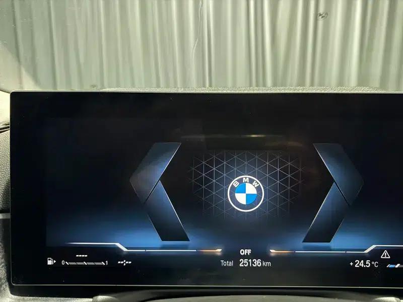 2023 BMW 3 Series 320Li M Sport Package — миниатюра 16