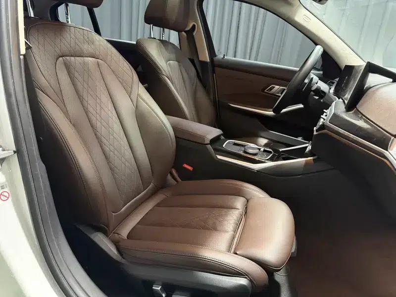 2023 BMW 3 Series 320Li M Sport Package — миниатюра 17
