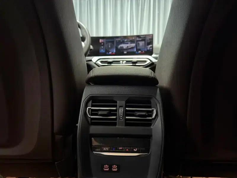2023 BMW 3 Series 320Li M Sport Package — миниатюра 9
