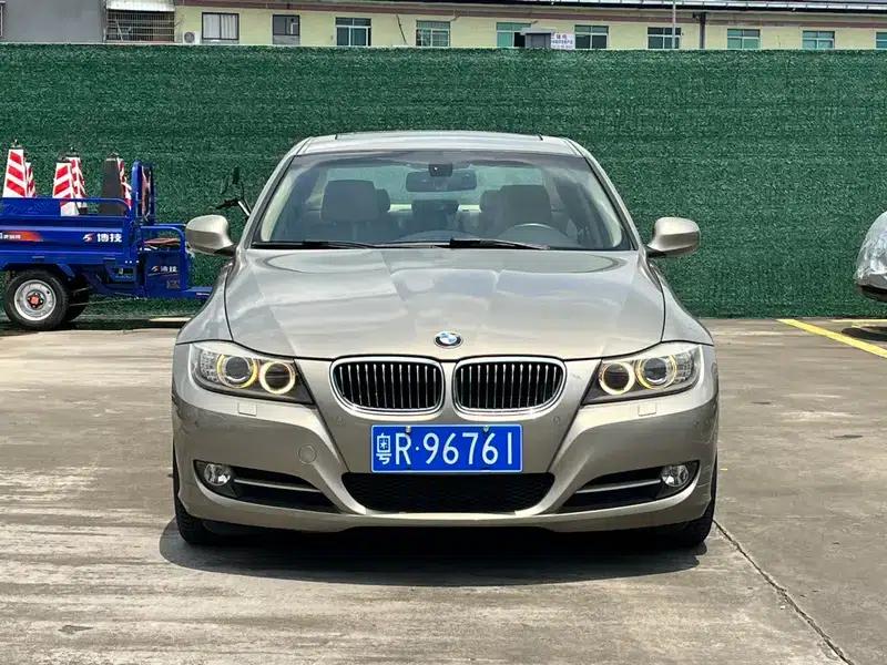 BMW 3 Series 2009 320i Luxury — миниатюра 2