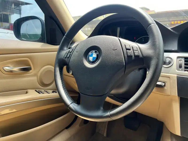 BMW 3 Series 2009 320i Luxury — миниатюра 11