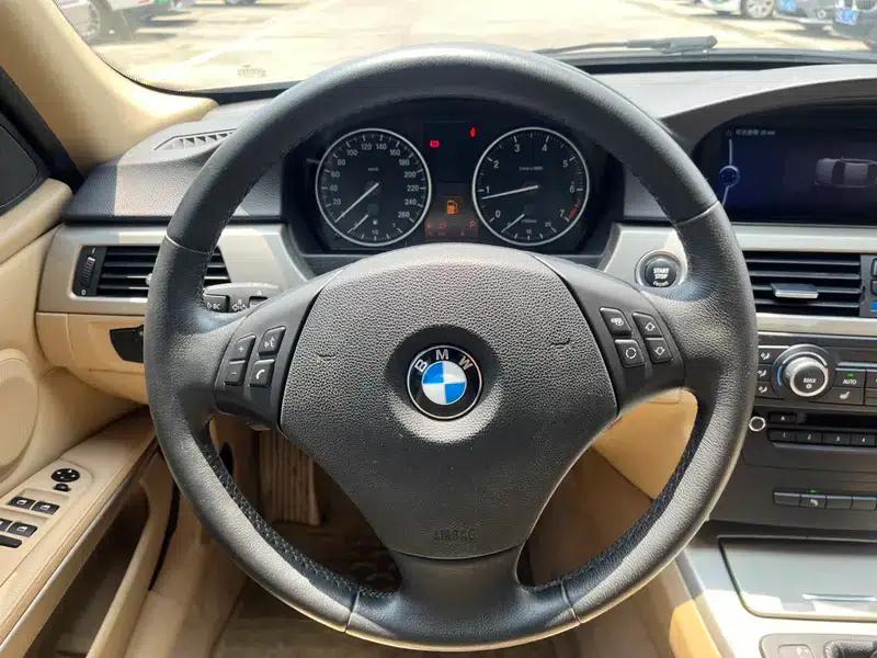 BMW 3 Series 2009 320i Luxury — миниатюра 9