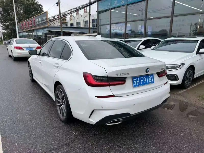 2022 BMW 3 Series 320Li M Sport Package — миниатюра 4