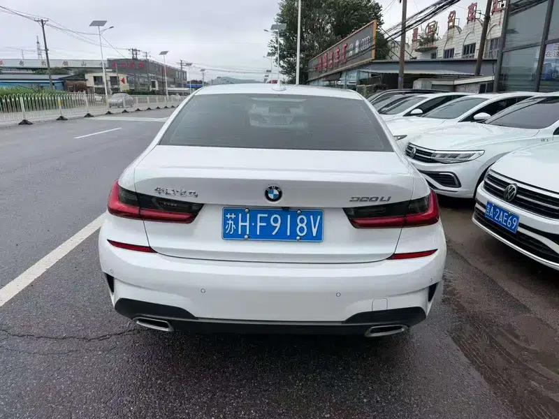 2022 BMW 3 Series 320Li M Sport Package — миниатюра 5