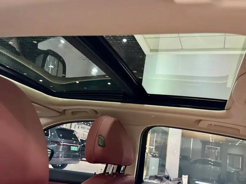 2023 BMW 3 Series 320Li M Sport Package — миниатюра 14