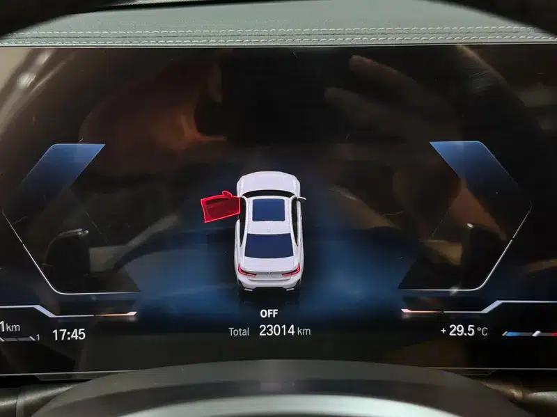 2023 BMW 3 Series 320Li M Sport Package — миниатюра 9