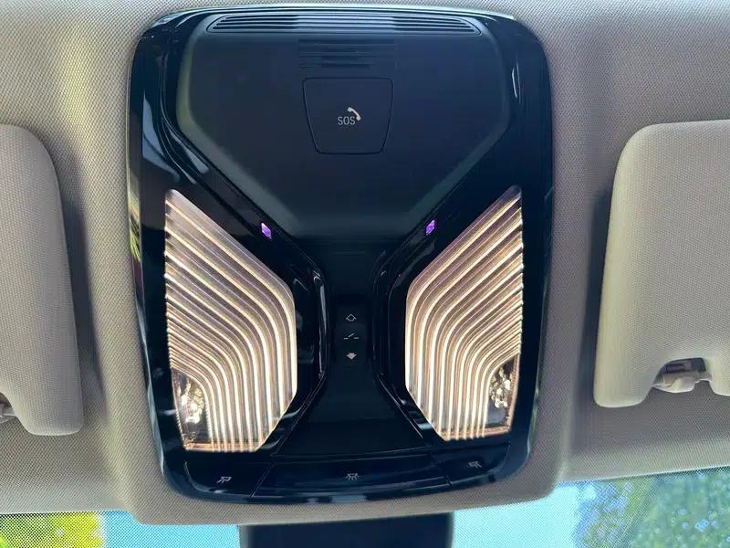 2022 BMW 3 Series 325Li M Sport Package — миниатюра 11