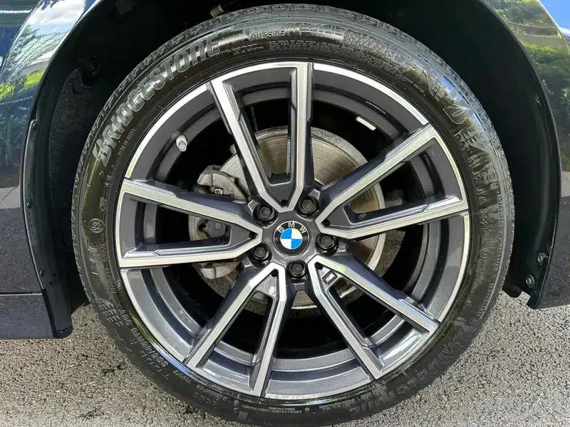 2022 BMW 3 Series 325Li M Sport Package — миниатюра 24