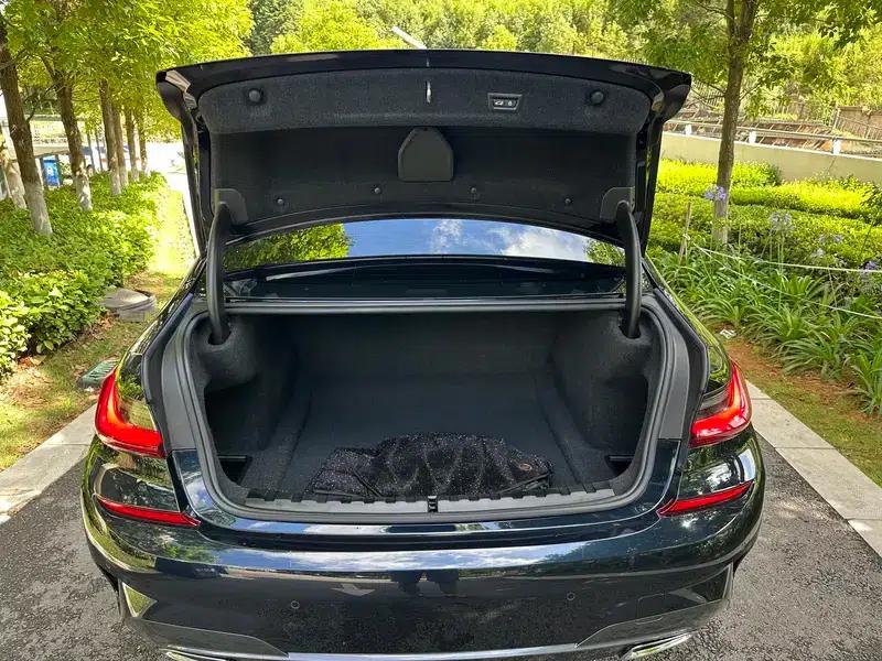 2022 BMW 3 Series 325Li M Sport Package — миниатюра 37