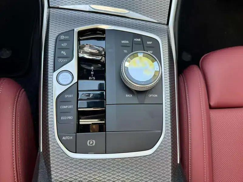 2025 BMW 3 Series 330Li Luxury M Sport Shadow Edition — миниатюра 12