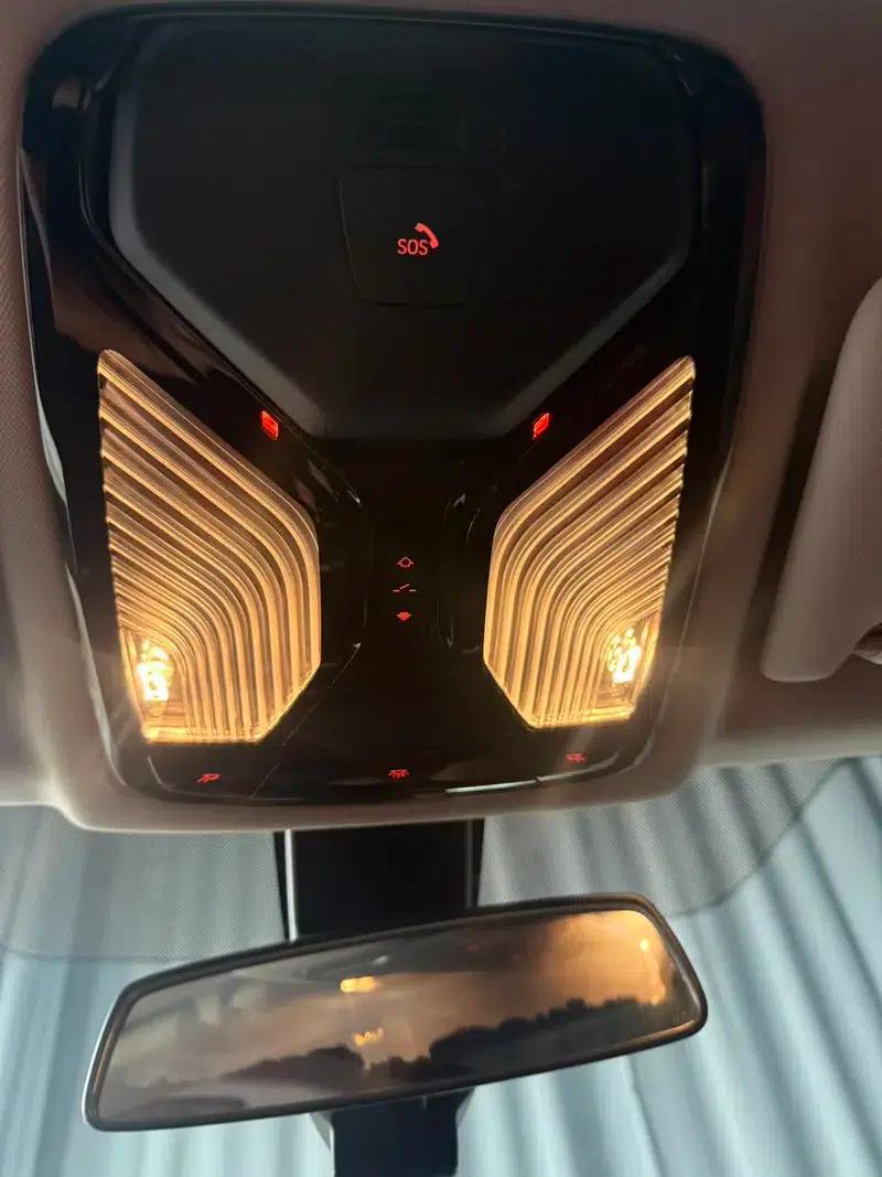 2023 BMW 3 Series 320Li M Sport Package — миниатюра 11