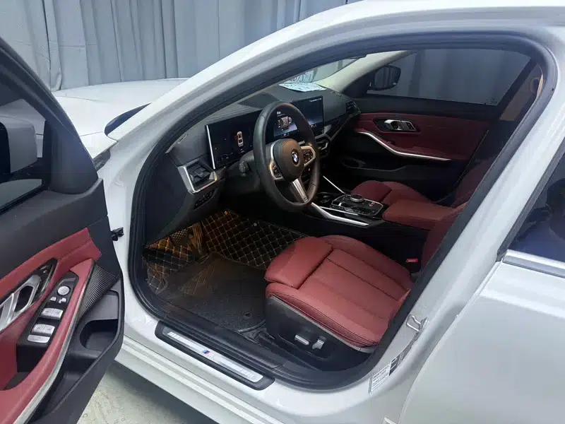 2023 BMW 3 Series 320Li M Sport Package — миниатюра 17