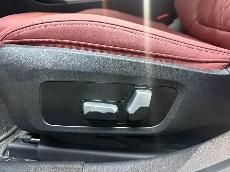 2023 BMW 3 Series 320Li M Sport Package — миниатюра 18