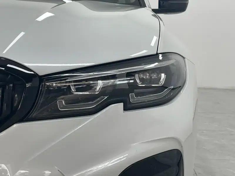 2022 BMW 3 Series 330i M Sport Shadow Edition — миниатюра 12