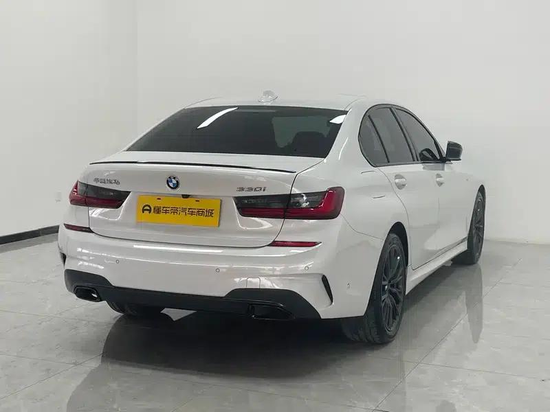 2022 BMW 3 Series 330i M Sport Shadow Edition — миниатюра 7