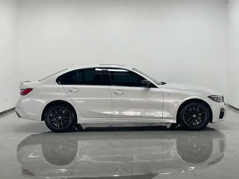 2022 BMW 3 Series 330i M Sport Shadow Edition — миниатюра 8