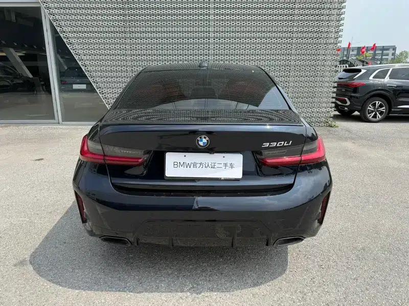 2025 BMW 3 Series 330Li Luxury M Sport Shadow Edition — миниатюра 3