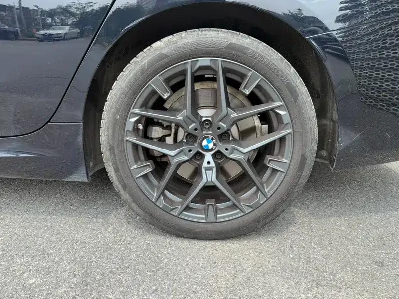 2025 BMW 3 Series 330Li Luxury M Sport Shadow Edition — миниатюра 6