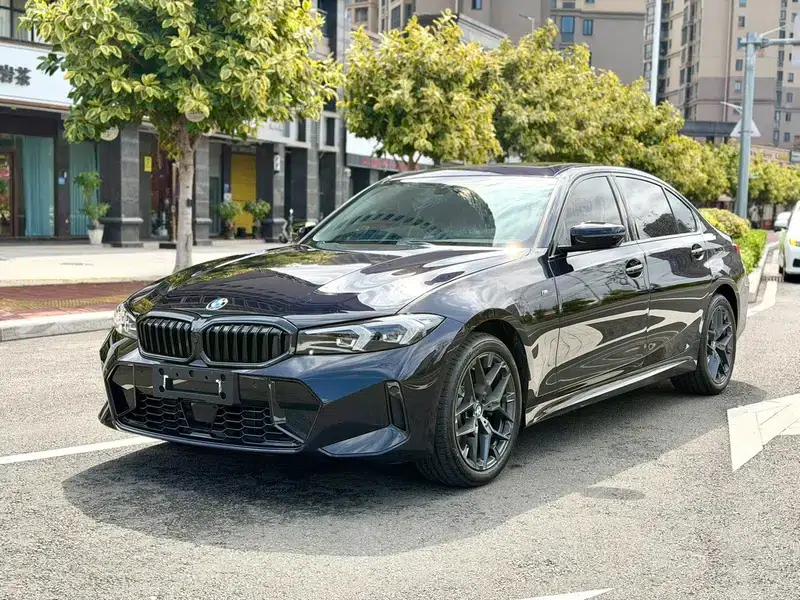 2026 BMW 3 Series 330Li M Sport Shadow Edition — миниатюра 1