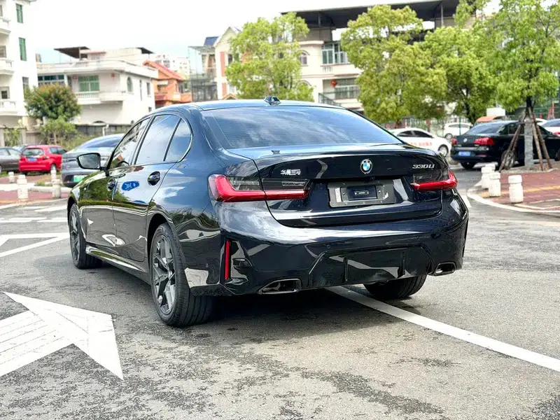 2026 BMW 3 Series 330Li M Sport Shadow Edition — миниатюра 4