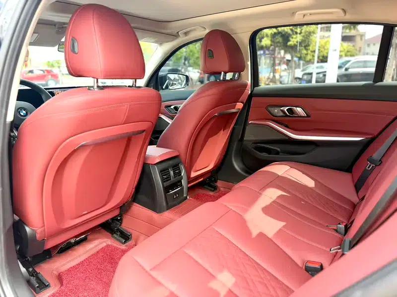 2026 BMW 3 Series 330Li M Sport Shadow Edition — миниатюра 9
