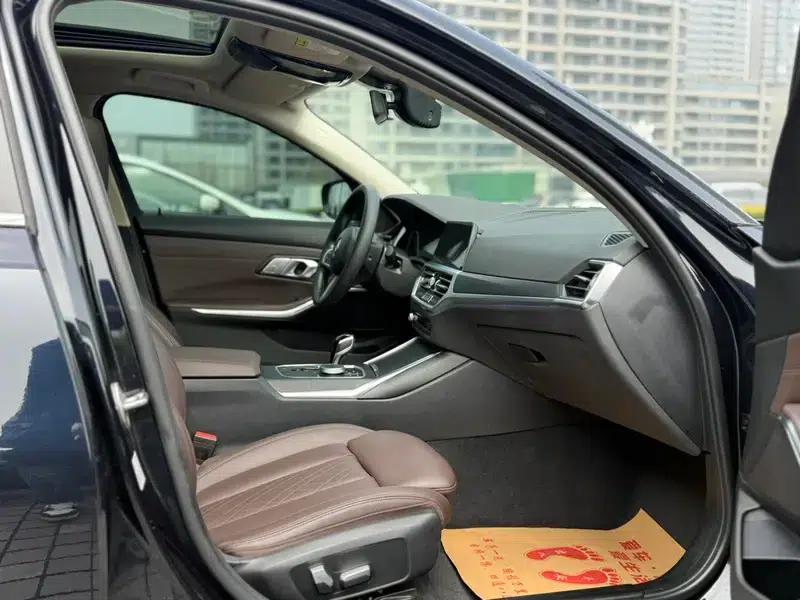 2022 BMW 3 Series 325i M Sport Package — миниатюра 11