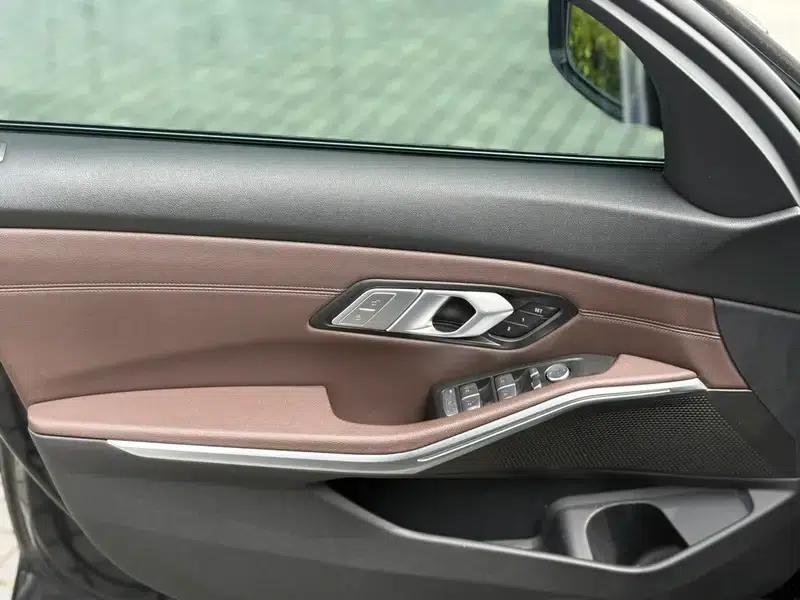 2022 BMW 3 Series 325i M Sport Package — миниатюра 14