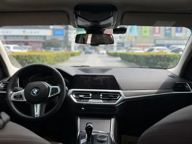 2022 BMW 3 Series 325i M Sport Package — миниатюра 9