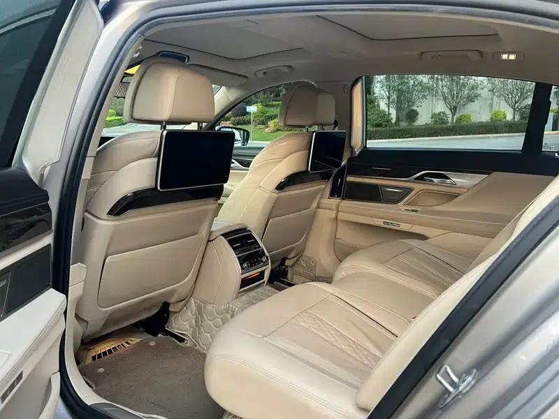 2016 BMW 7 Series 730Li Luxury — миниатюра 11