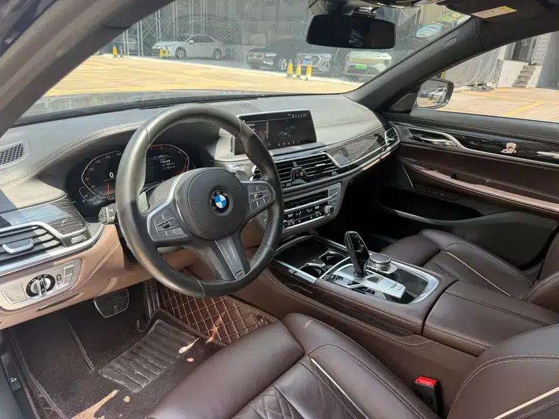 2019 BMW 7 Series 730Li M Sport Package — миниатюра 11