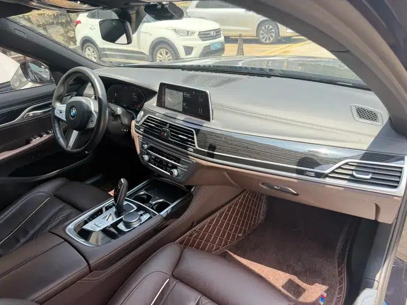 2019 BMW 7 Series 730Li M Sport Package — миниатюра 16