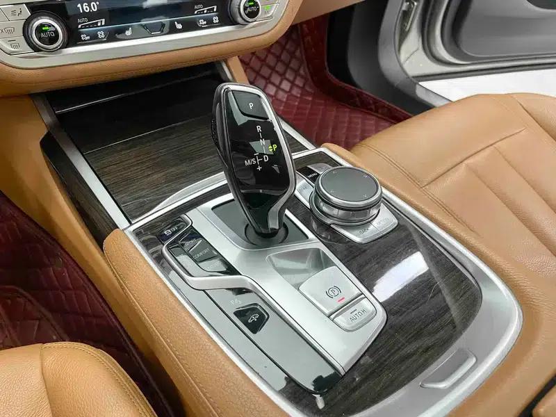 2018 BMW 7 Series 730Li Leading Excellence Package — миниатюра 15