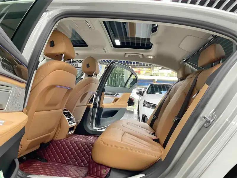 2018 BMW 7 Series 730Li Leading Excellence Package — миниатюра 17