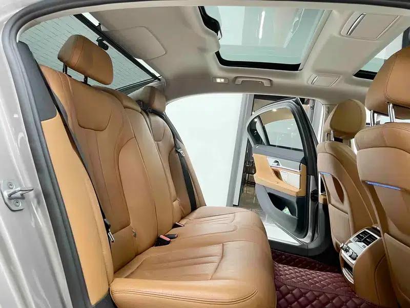 2018 BMW 7 Series 730Li Leading Excellence Package — миниатюра 9
