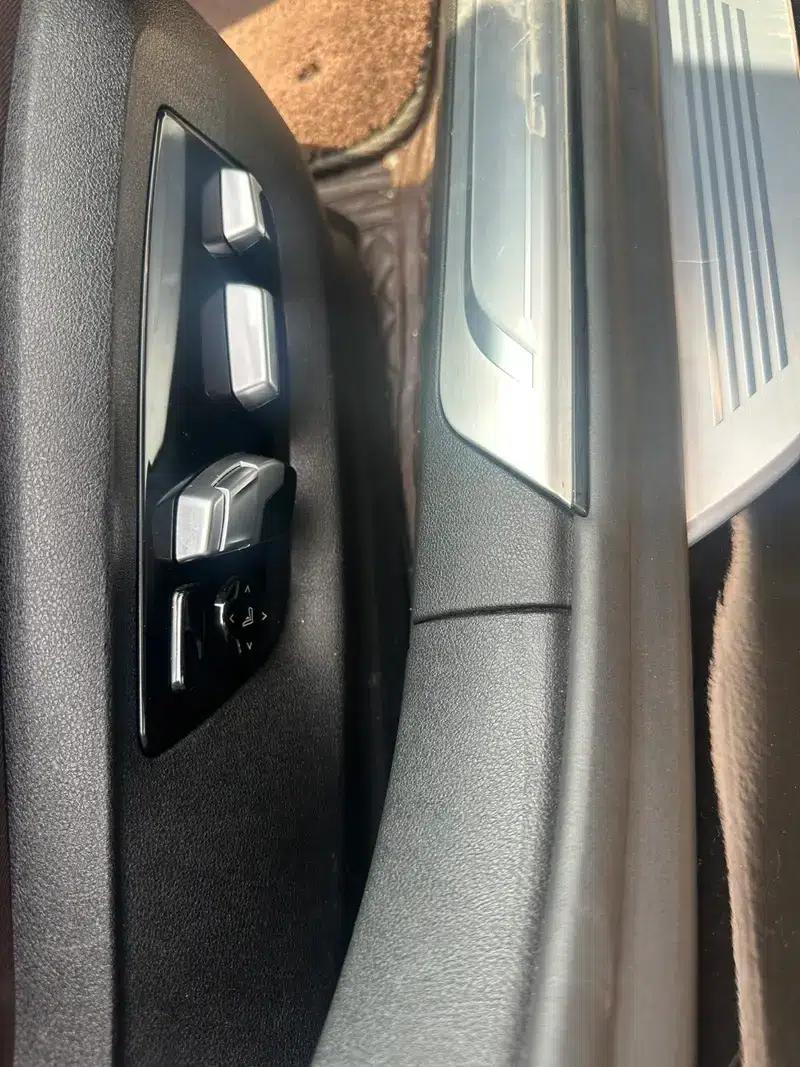 2019 BMW 7 Series 730Li M Sport Package — миниатюра 6