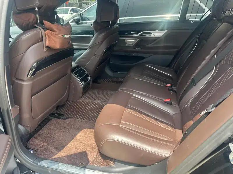 2019 BMW 7 Series 730Li M Sport Package — миниатюра 9