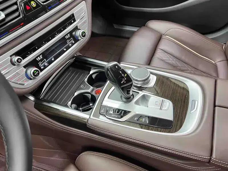 2021 BMW 7 Series 730Li Luxury Package — миниатюра 19