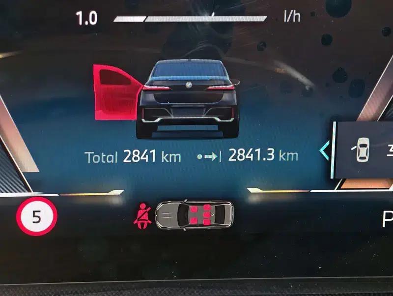 2023 BMW 7 Series 740Li Leading Edition M Sport Package — миниатюра 18