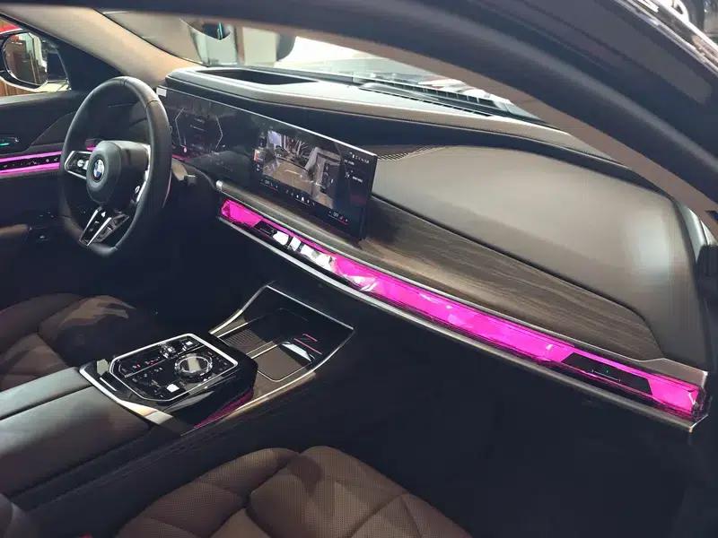 2023 BMW 7 Series 740Li Leading Edition M Sport Package — миниатюра 23