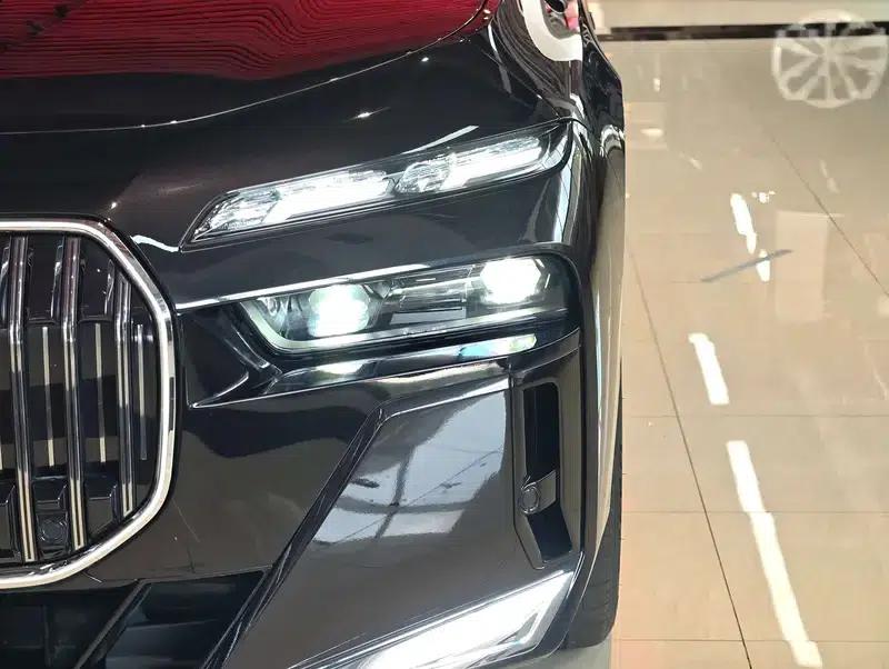 2023 BMW 7 Series 740Li Leading Edition M Sport Package — миниатюра 6