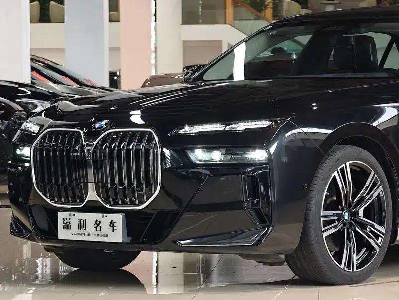 2023 BMW 7 Series 740Li Leading Edition M Sport Package — миниатюра 8