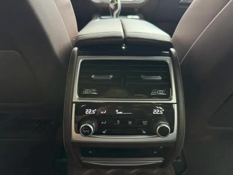 2018 BMW 7 Series 740Li Leading Model, Excellence Package — миниатюра 12