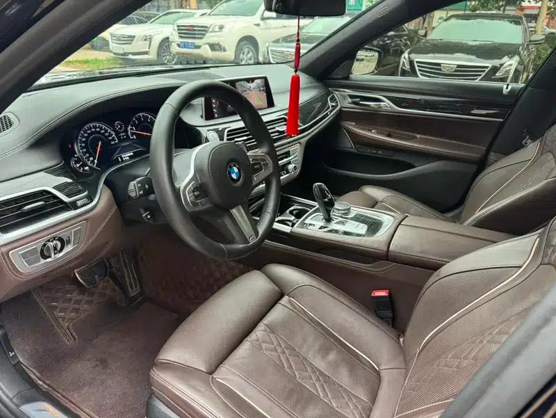 2018 BMW 7 Series 740Li Leading Model, Excellence Package — миниатюра 15