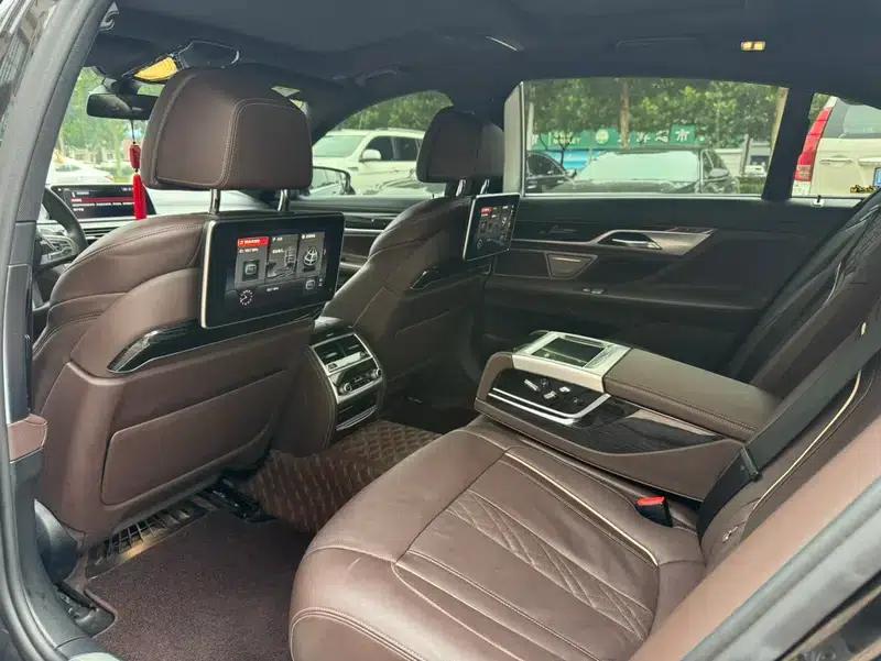 2018 BMW 7 Series 740Li Leading Model, Excellence Package — миниатюра 18