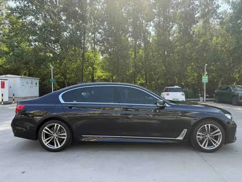 2018 BMW 7 Series 730Li Leading Edition M Sport Package — миниатюра 7