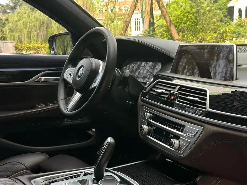 2021 BMW 7 Series 740Li Leading Edition M Sport Package — миниатюра 6