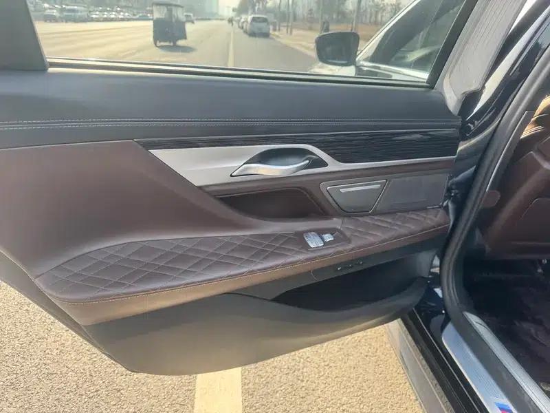 2021 BMW 7 Series 740Li Leading Edition M Sport Package — миниатюра 7