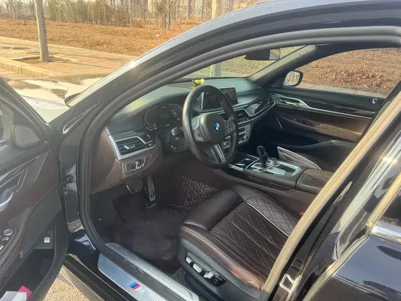 2021 BMW 7 Series 740Li Leading Edition M Sport Package — миниатюра 8