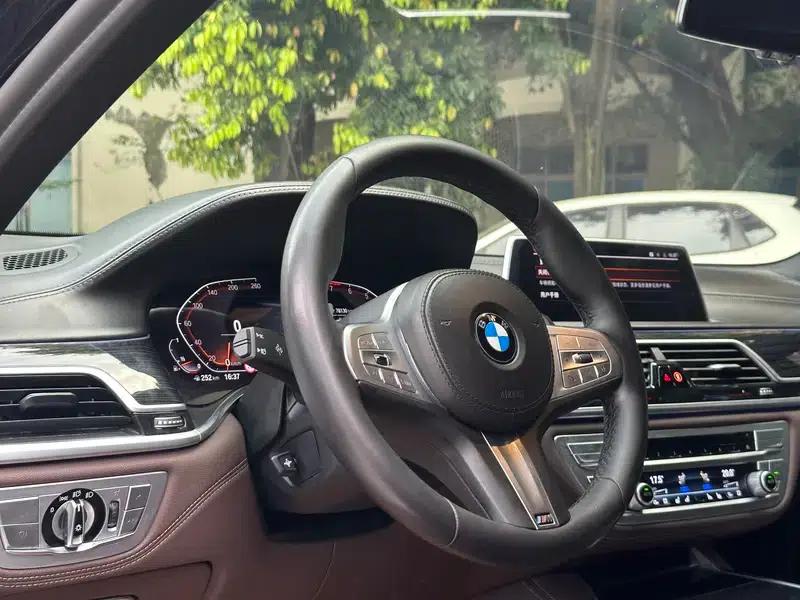2021 BMW 7 Series 740Li Leading Edition M Sport Package — миниатюра 10