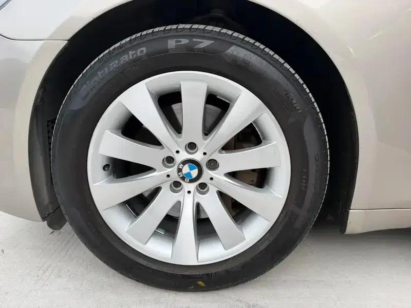 2011 BMW 7 Series 740Li Standard Edition — миниатюра 12